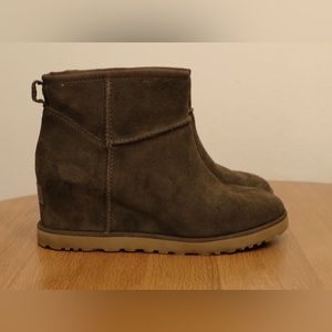 UGG Women's Classic Femme Mini Boot